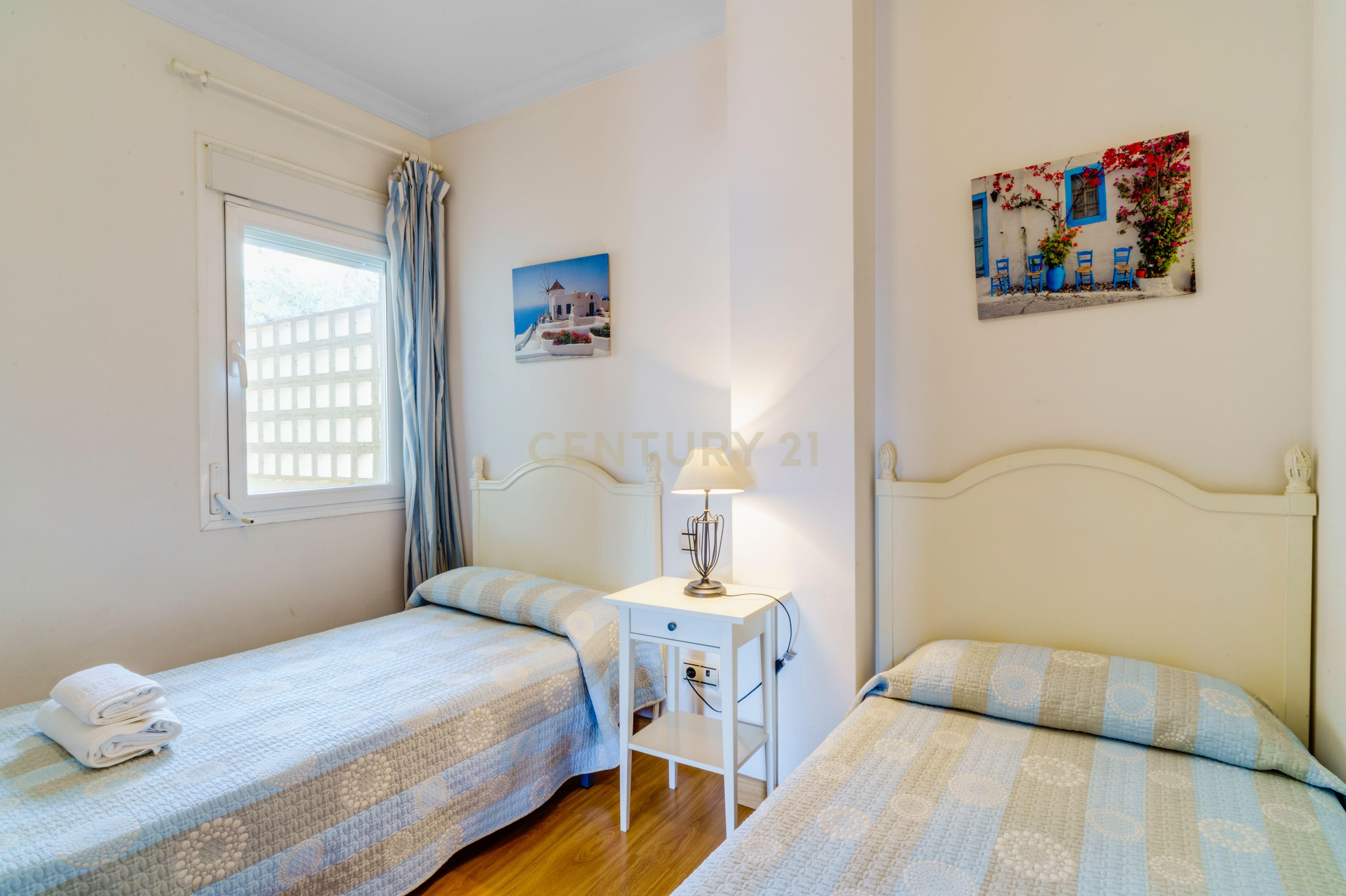 Luxuosa Moradia T3 com Vista Panorâmica em Málaga - Image 15