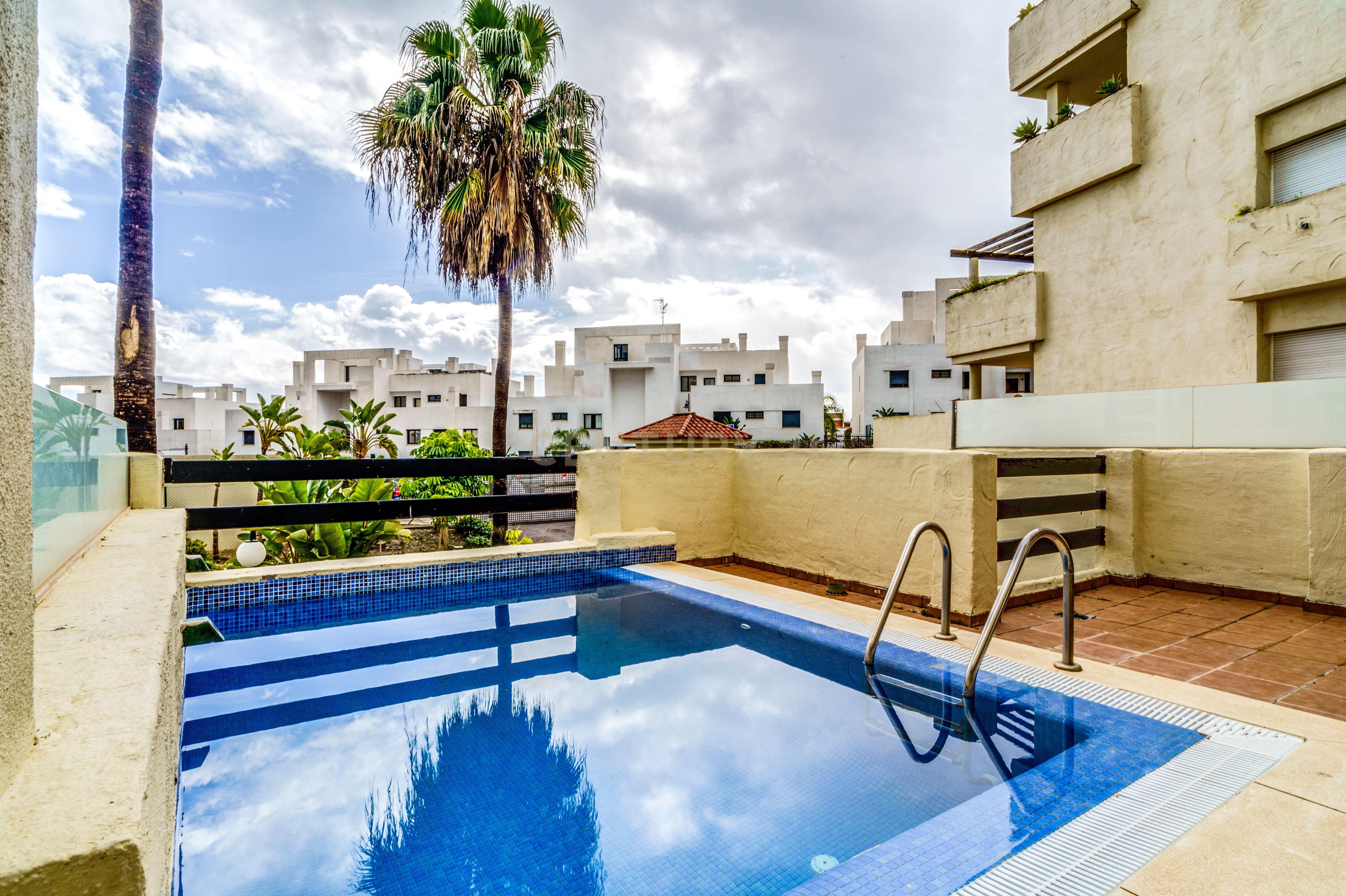 Luxuosa Moradia T3 com Vista Panorâmica em Málaga - Image 21