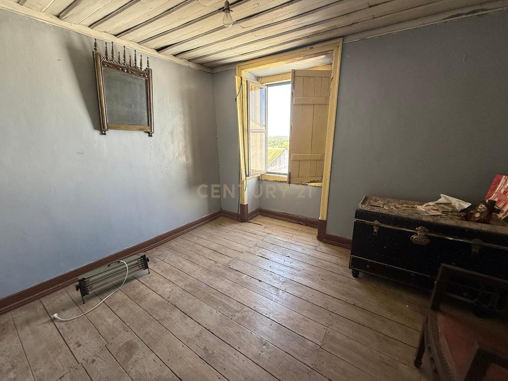 Moradia T9 com 3 pisos em Sardoal – Excelente Oportunidade de Investimento - Image 14