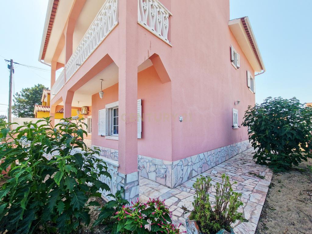 Moradia isolada de 6 assoalhadas com garagem - Zona tranquila - Image 43