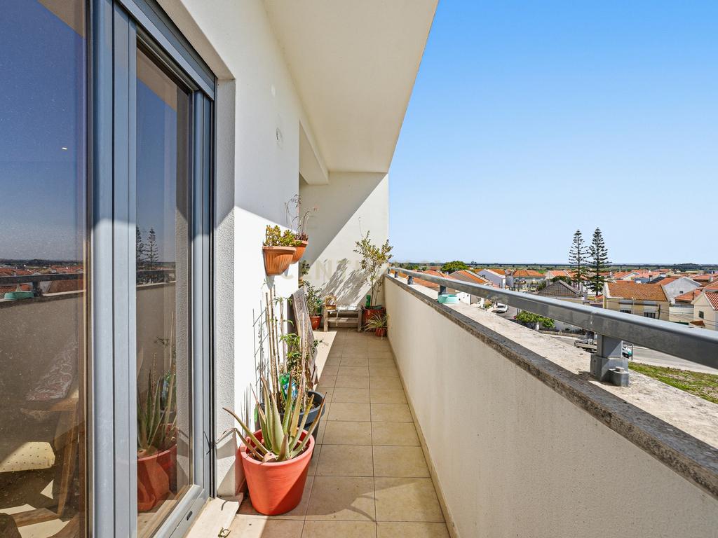 Apartamento T3 Duplex Samouco | Box para 2 Viaturas | Elevador - Image 35