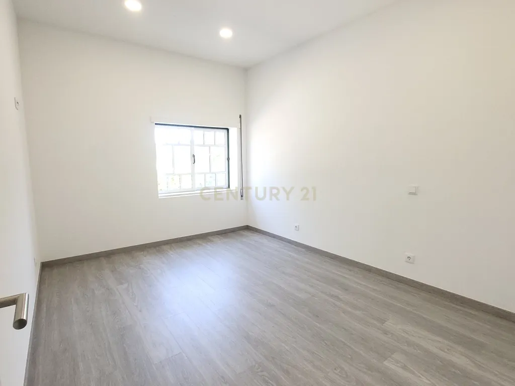 Arrendamento de apartamento T2 renovado com suite - Cova do Ouro - Coimbra - Image 11