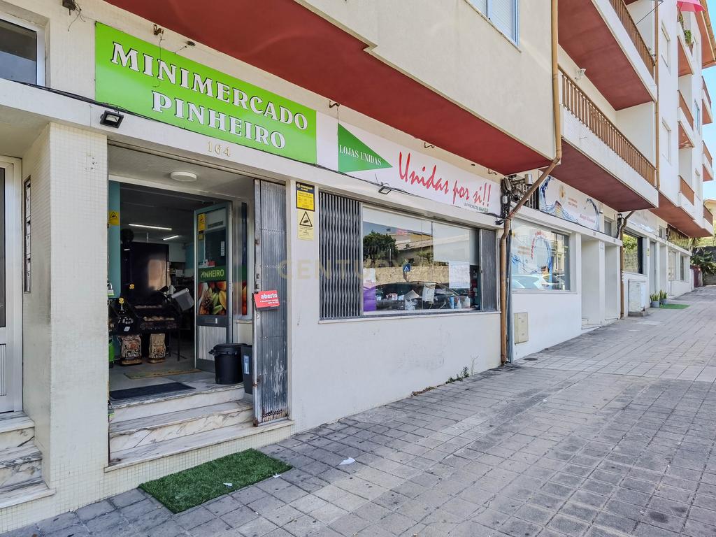 TRESPASSE de Estabelecimento Comercial (Mercearia) em Valbom, Gondomar - Excelente Oportunidade de Negócio! - Image 1