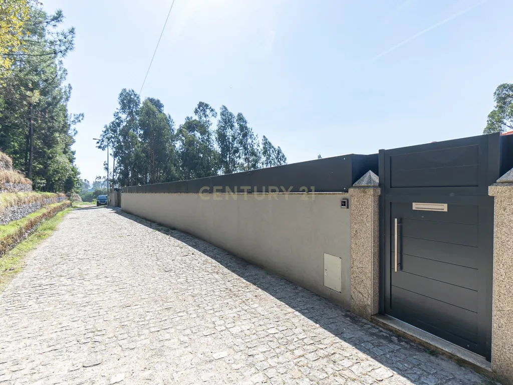 Fantástica moradia T4 de Luxo com piscina em Valongo - Image 54