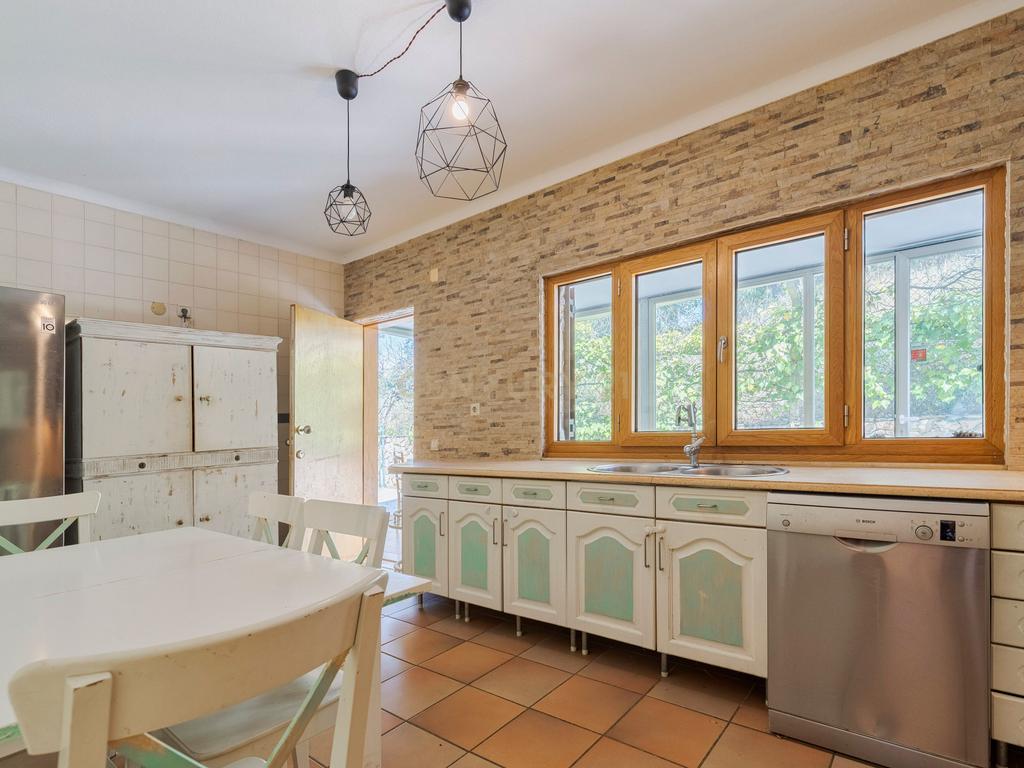 Moradia T4 Exclusiva com Piscina | Vista Serra da Arrábida | Setúbal - Image 14