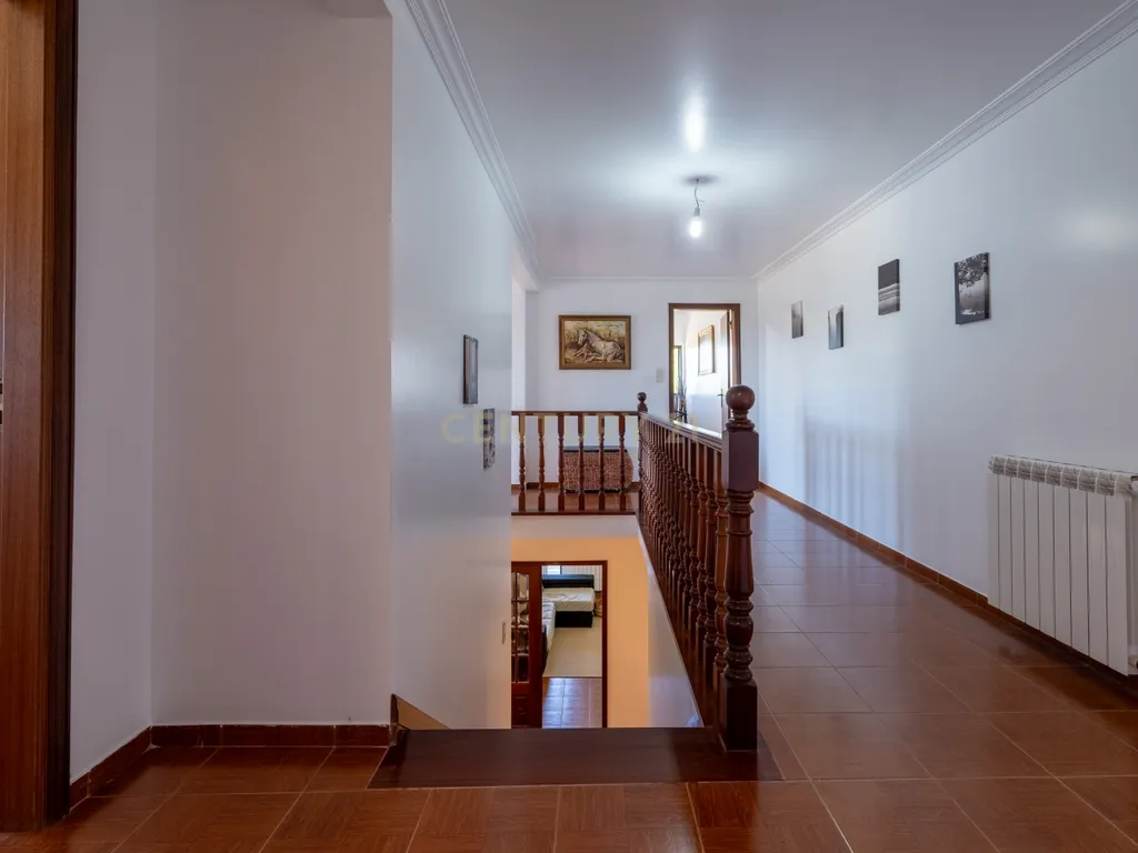 Espaço, Natureza e Tranquilidade: Moradia T6 em Cabril - Image 31