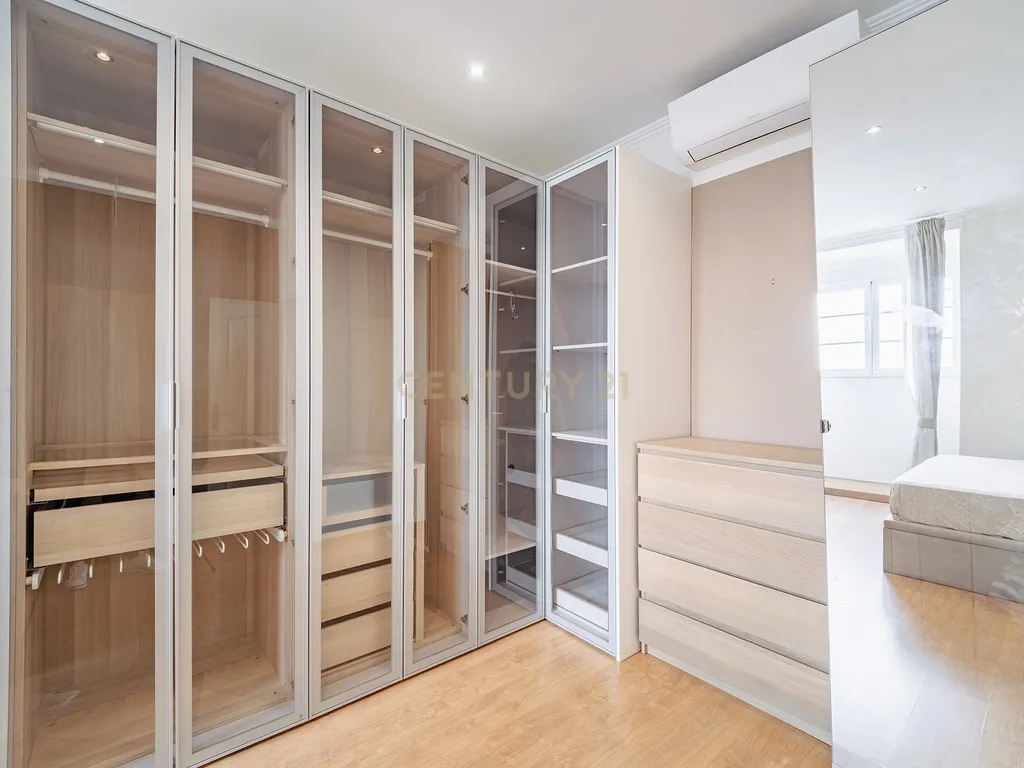 Apartamento T1+1 renovado e com espaço exterior, no Areeiro - Image 6