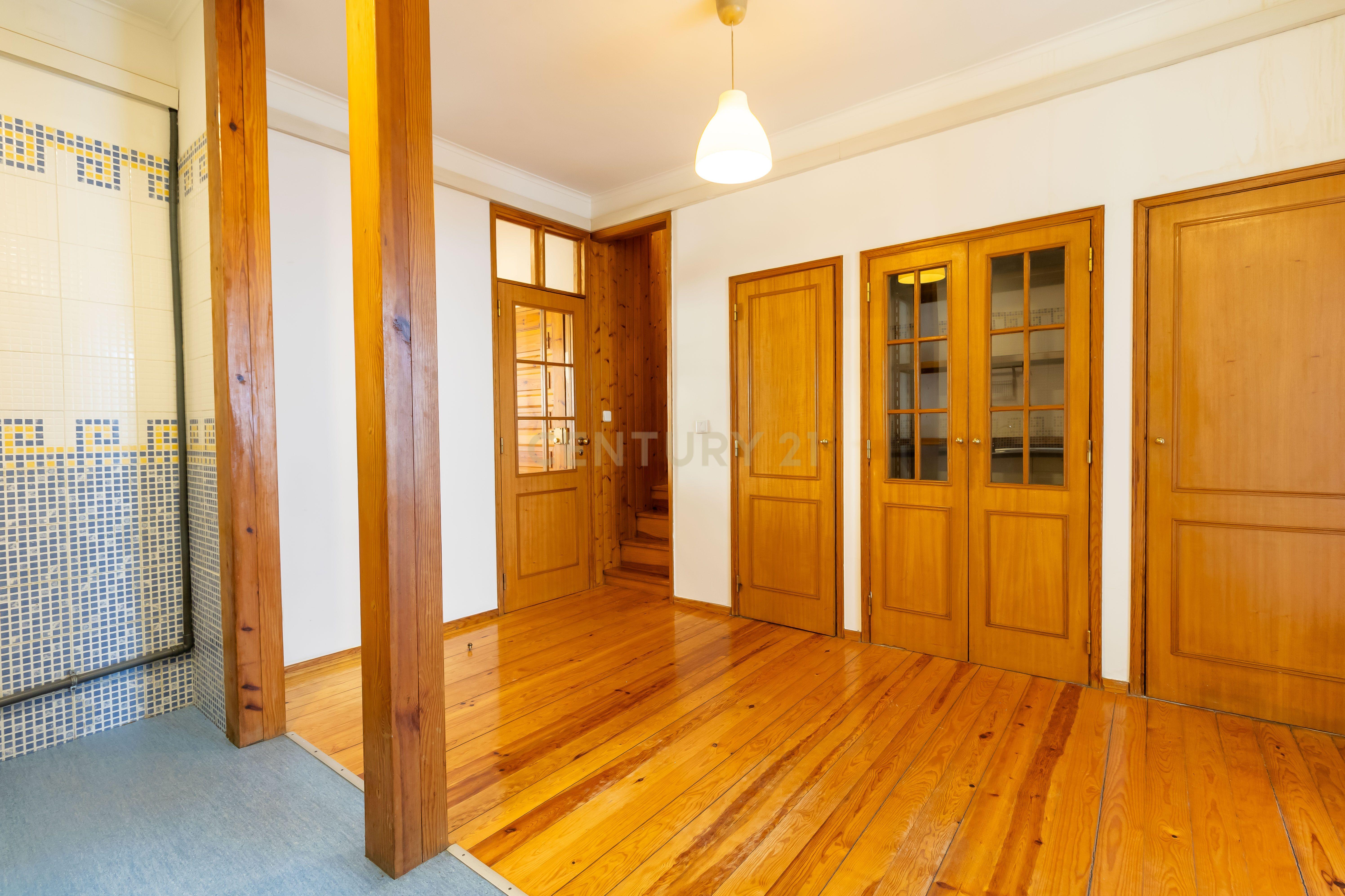 Fotografia 3 de Apartamento na Rua Fradesso da Silveira – Alcântara, Lisboa