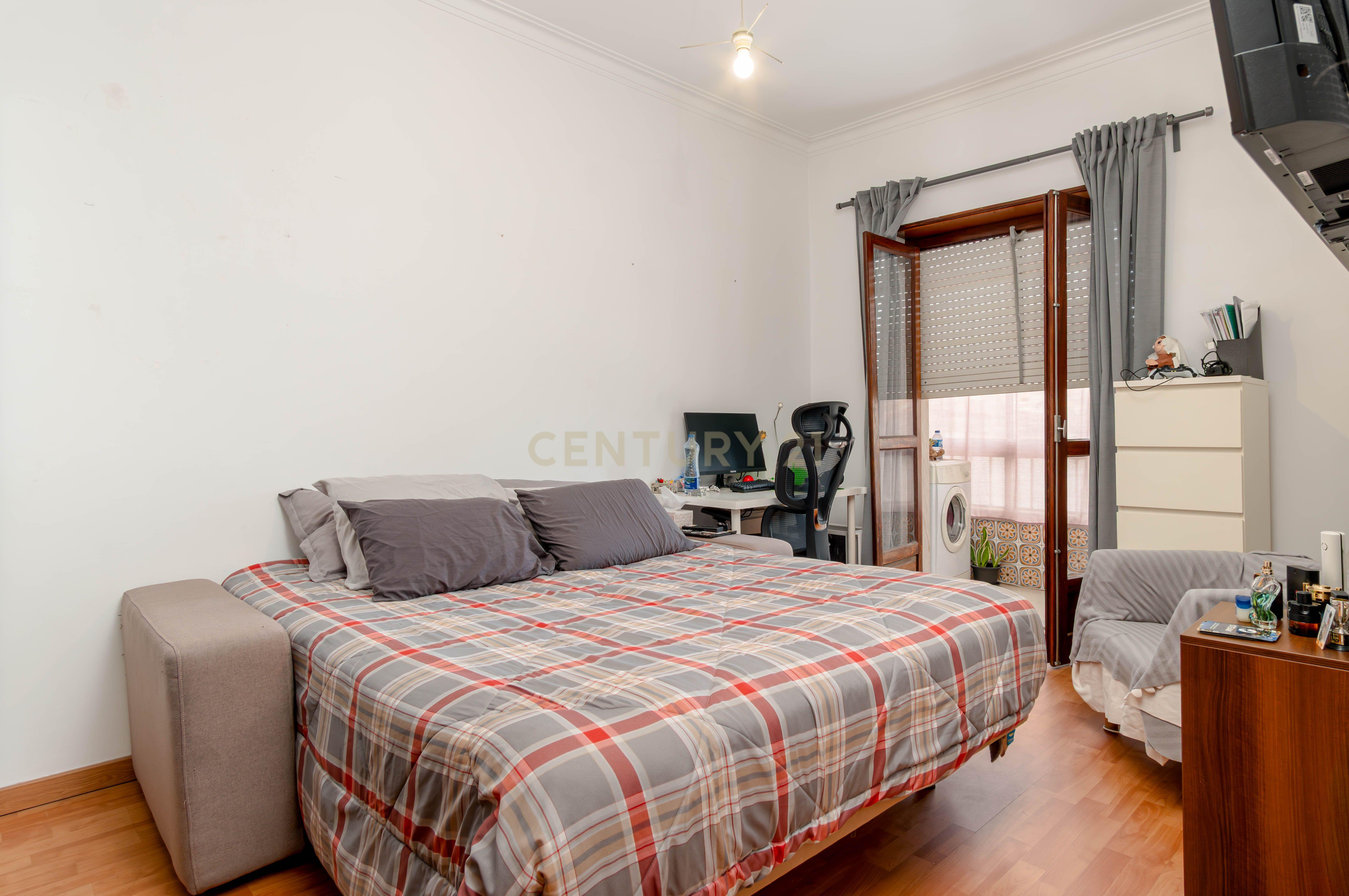 Fotografia 6 de Apartamento  T2 no Cacém  com muita luz natural e com elevador! - CPCV assinado
