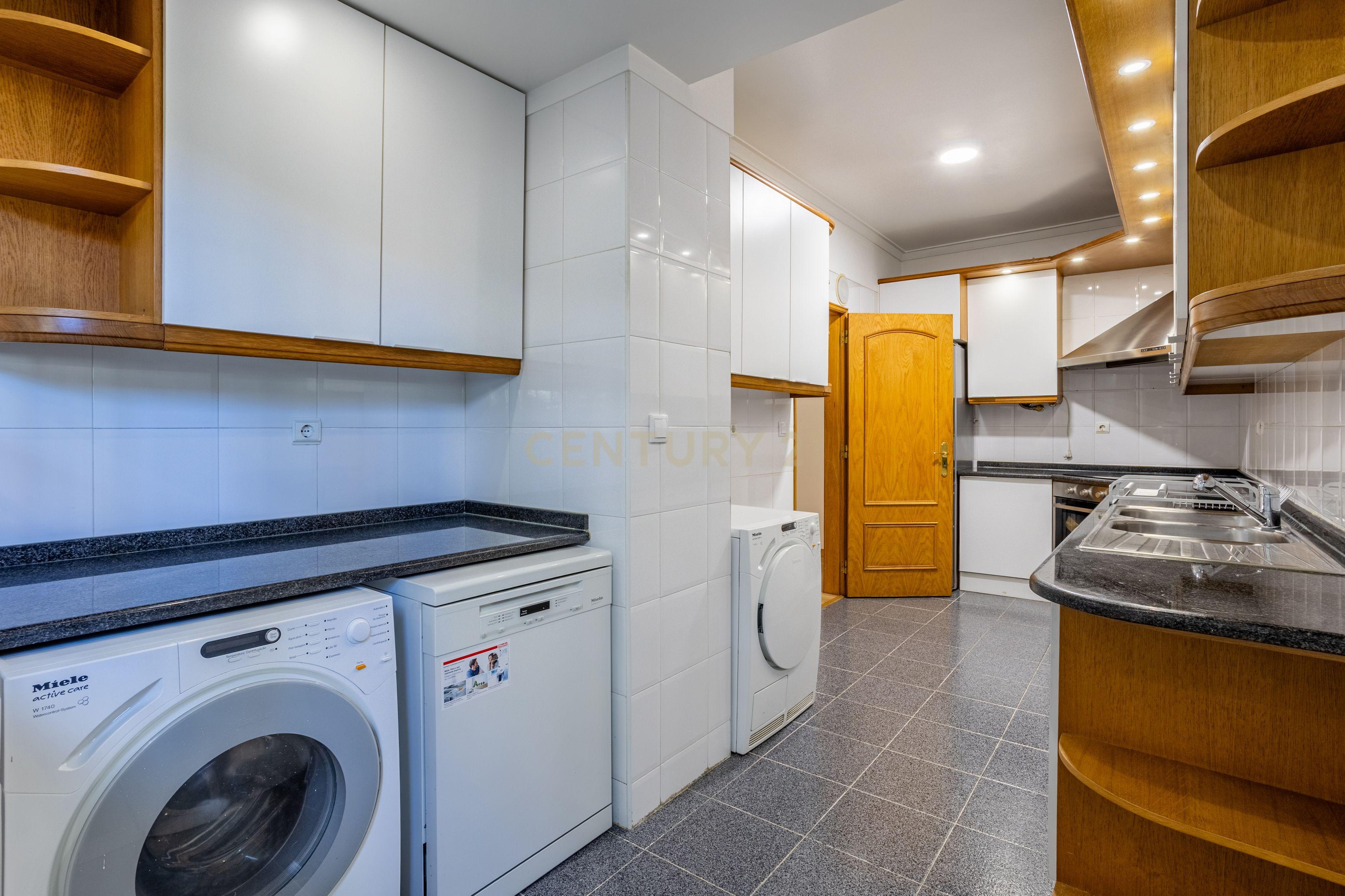 Apartamento T2 para arrendar com Vista Rio - Lisboa - Image 11