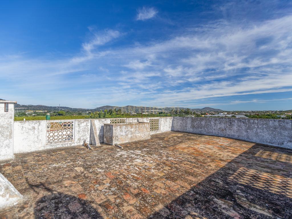 Moradia com Terrenos Rústicos na Horta da Jardina – Bela Salema, Faro - Image 22