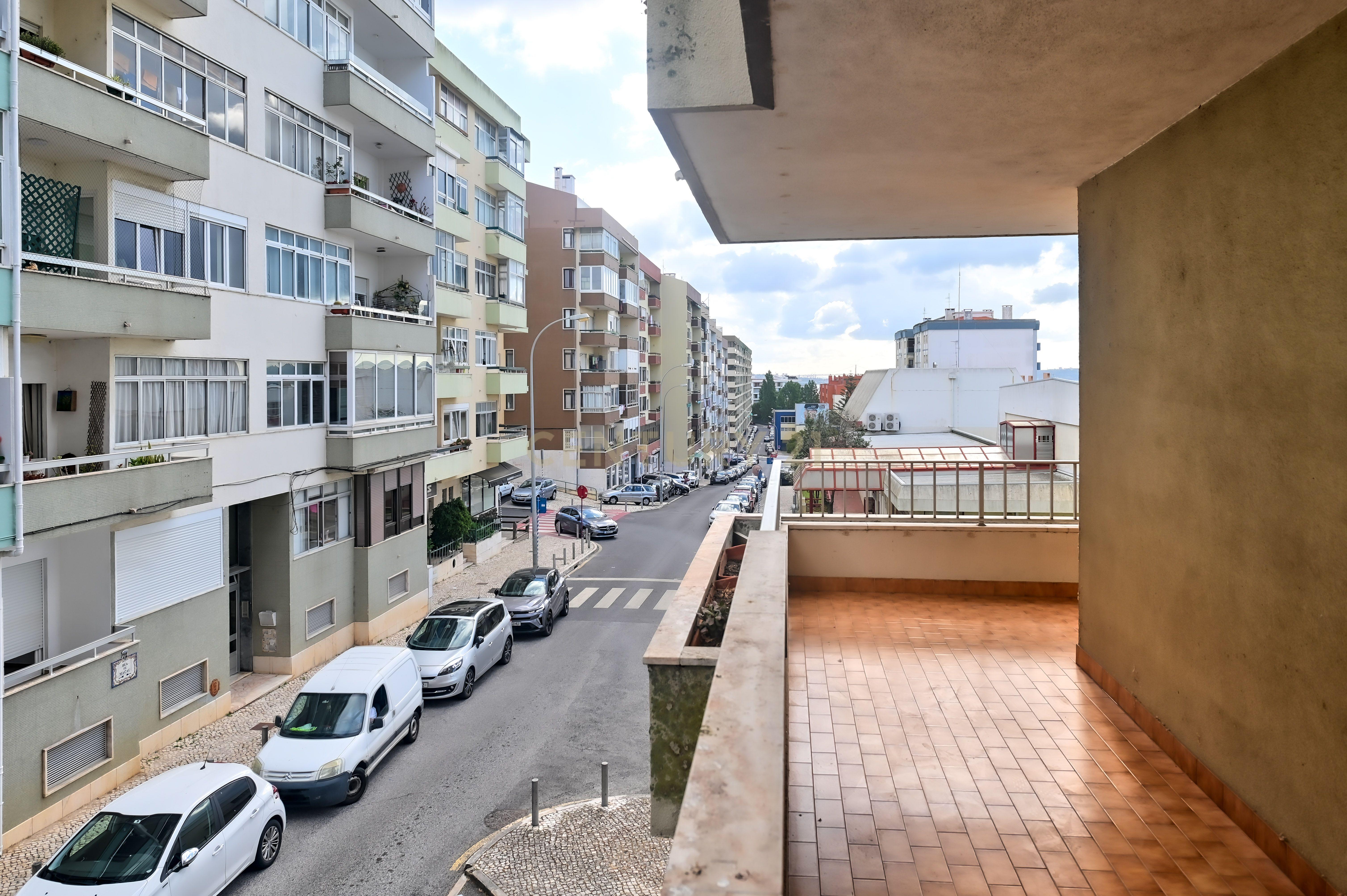 Fotografia 3 de Apartamento T2 para venda com vista para o Rio em Oeiras