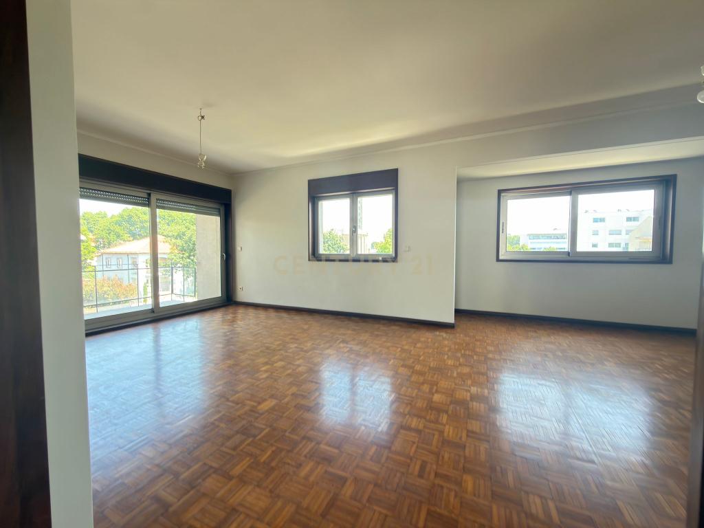Arrendamento T3 de Luxo nas Antas Praça Velasques| Terraço, Box e 4 Frentes ☀️ - Image 31