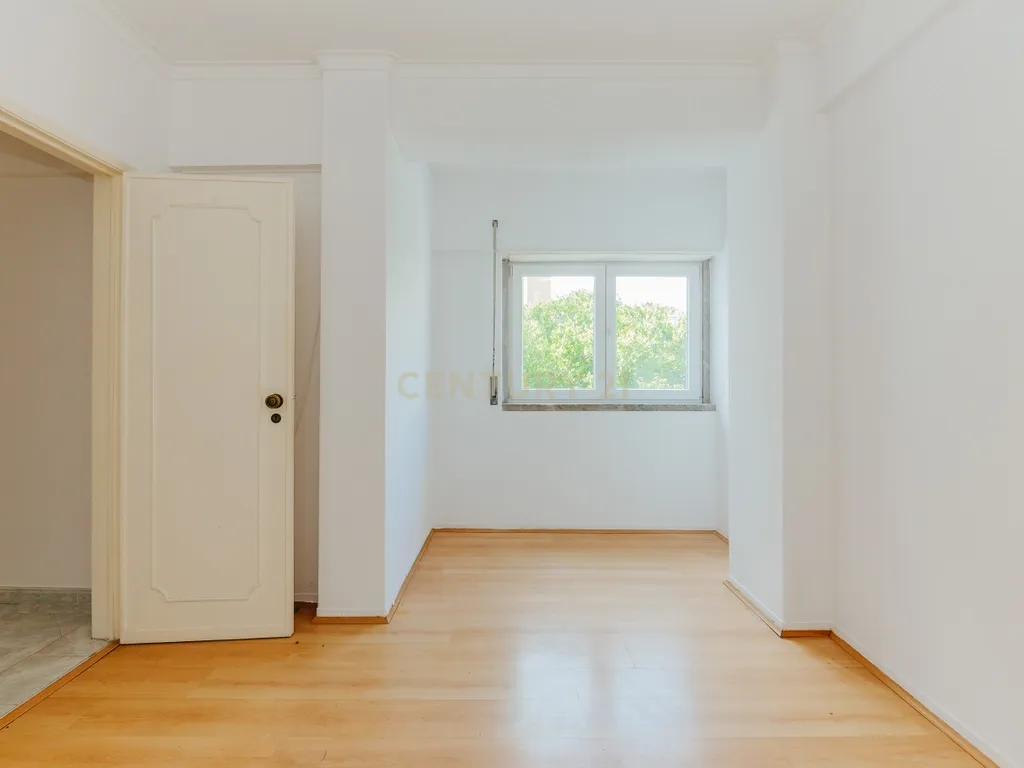 Apartamento T2 em Linda-a-Velha - Image 16