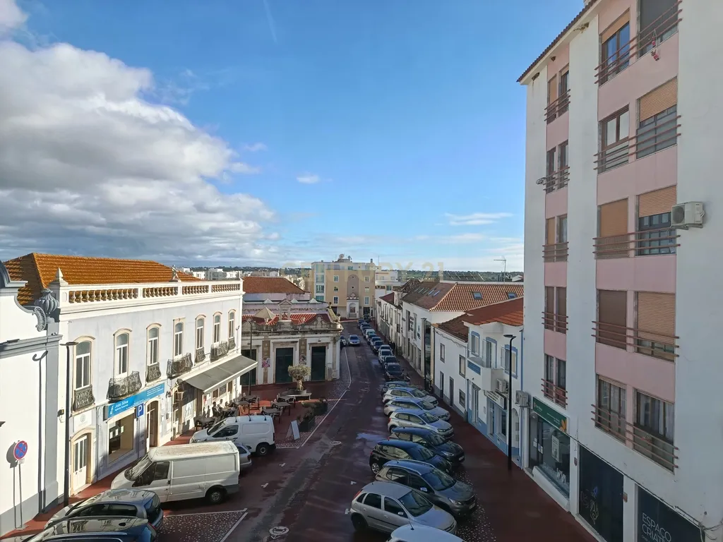 Edificio Habitacional 4 Pisos em Lagoa com Vista Panorâmica e Boa Localização - Image 20