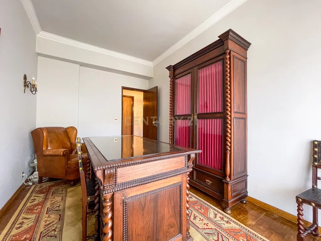 Apartamento T4 com Terraço de 60m² em Cacilhas/Almada - Image 18