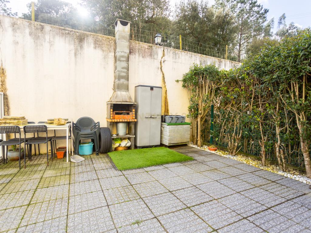 VISITAS SUSPENSAS - T2 com Terraço (95m2) e Piscina em Venda do Pinheiro - Image 34