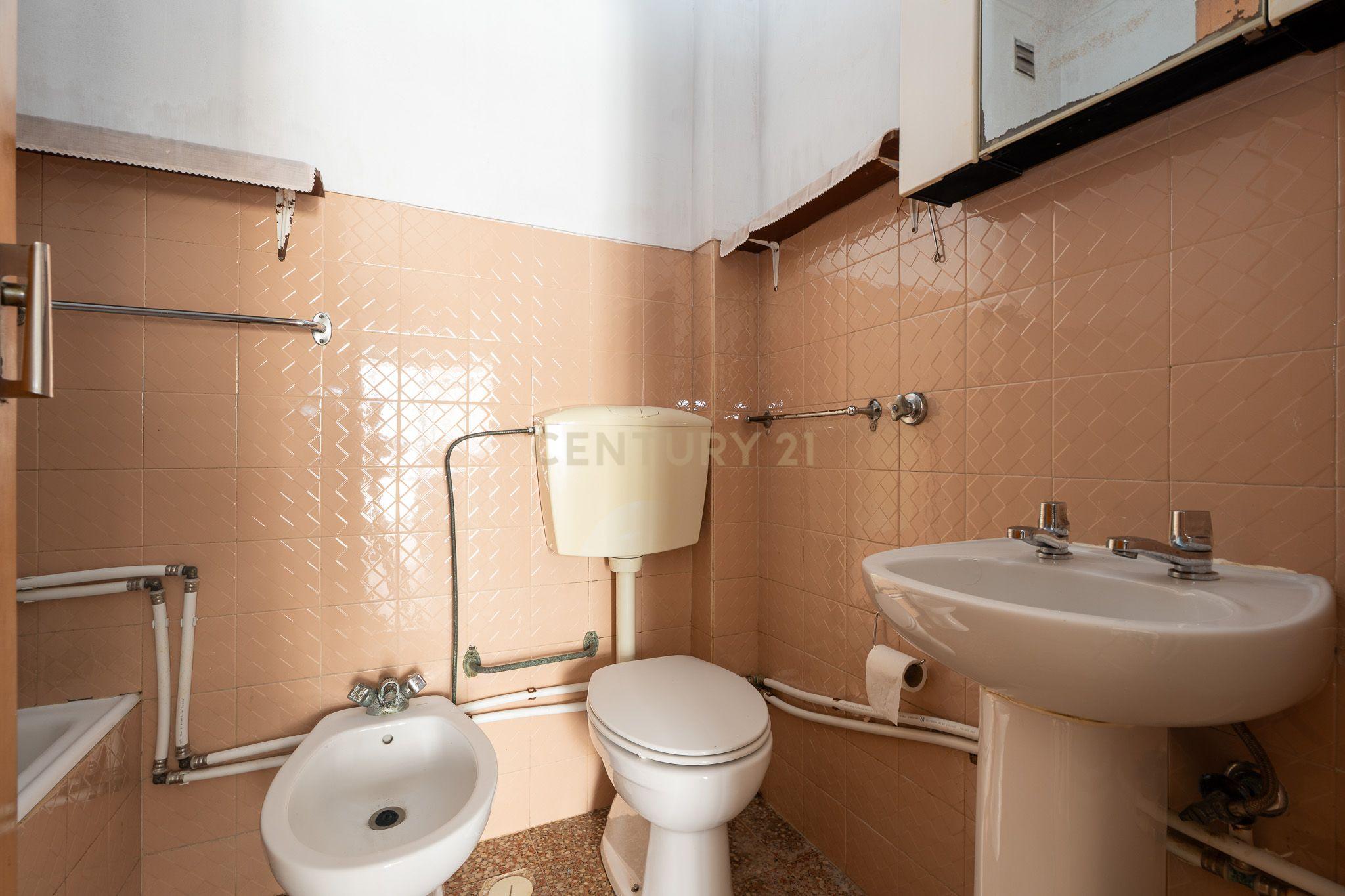 T1 com excelente potencial na Falagueira - Venda Nova - Image 18