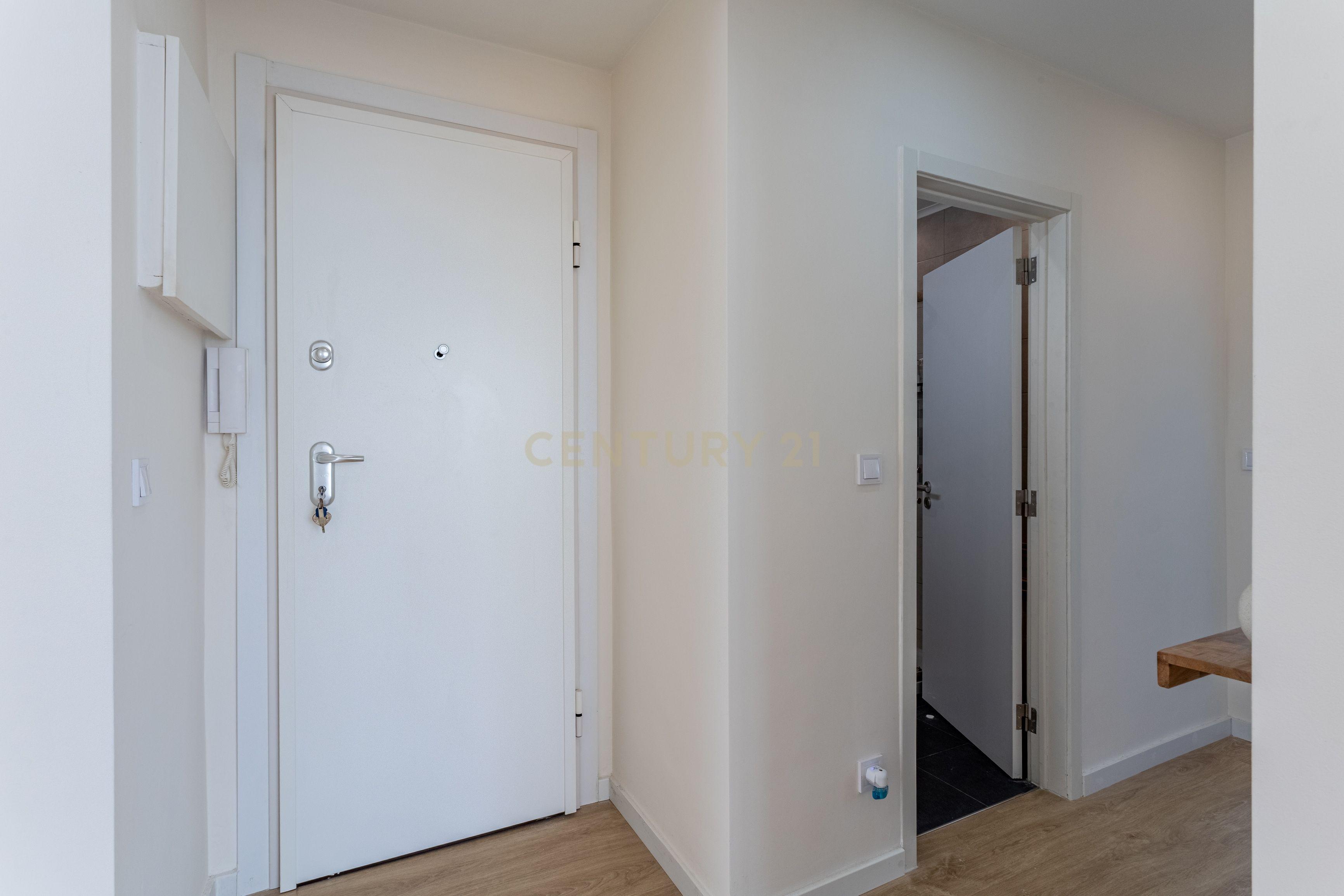 Fotografia 4 de T2 em Vila Franca de Xira, totalmente remodelado, luminoso e vista desafogada