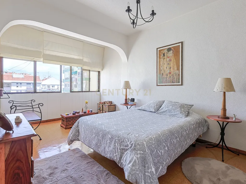 Apartamento T3 em Amora, Seixal - Image 8