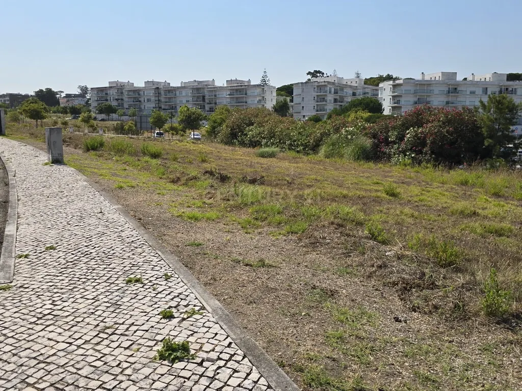 752 m² de Exclusividade num Novo Condomínio na Aldeia dos Capuchos. - Image 37