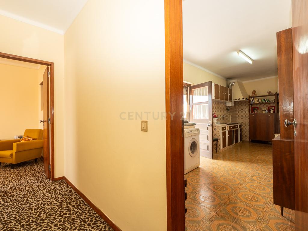 ** Excelente Moradia T3 c/ boas áreas na Ventosa - Torres Vedras ** - Image 9