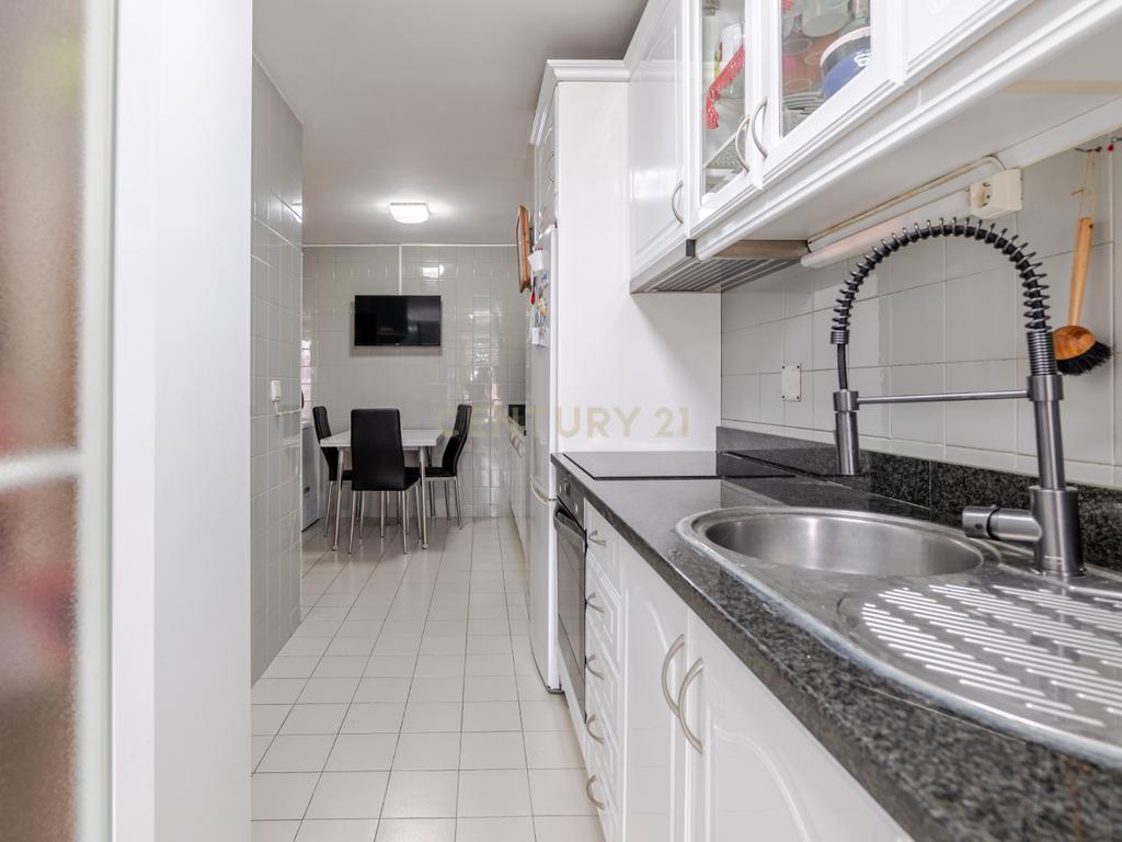 Apartamento T2 na Senhora da Hora, Matosinhos - Image 22