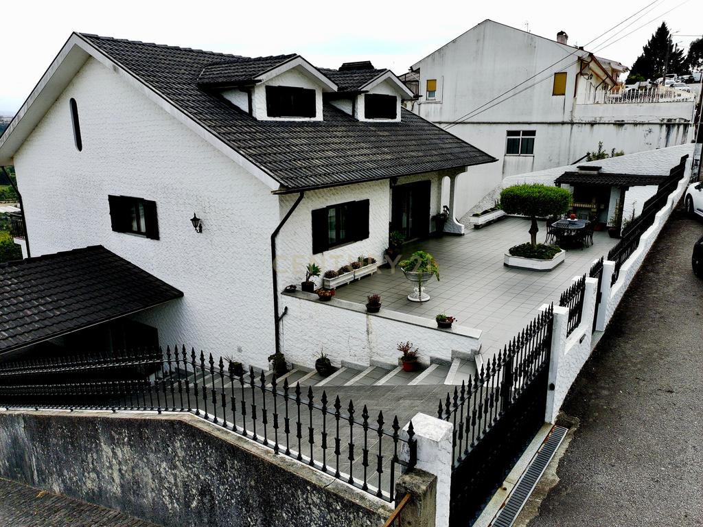 Moradia T6 Mesão Frio, Guimarães - Image 70