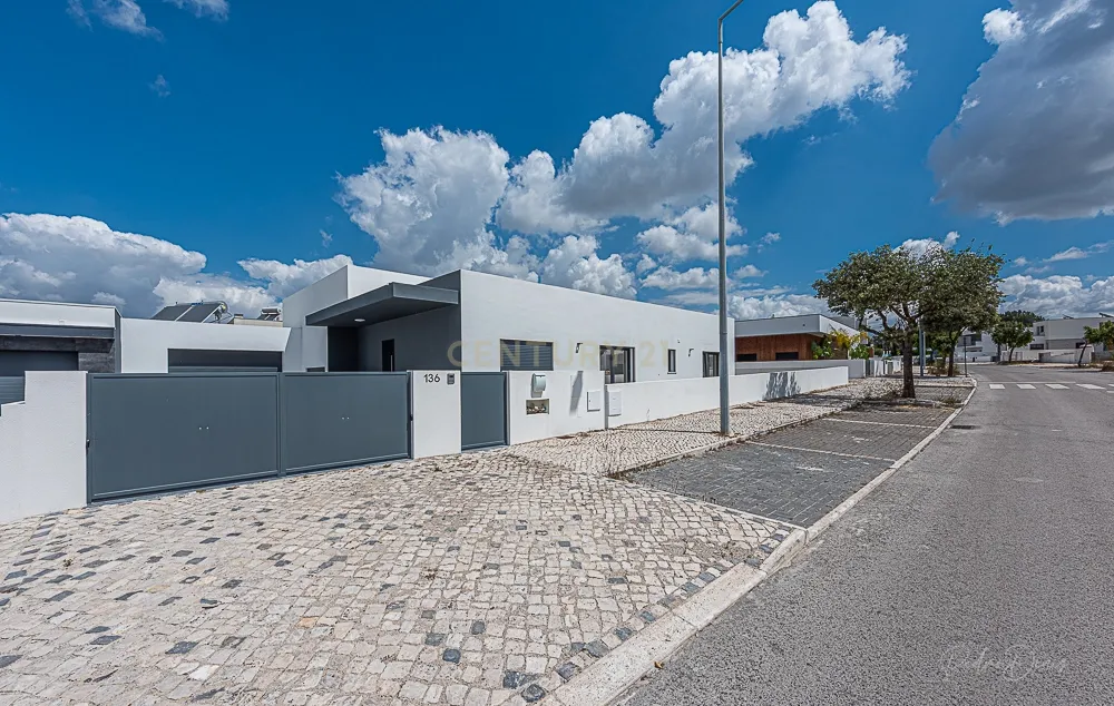 Moradia Isolada em Setúbal - MORADIA NOVA A ESTREAR - Image 6