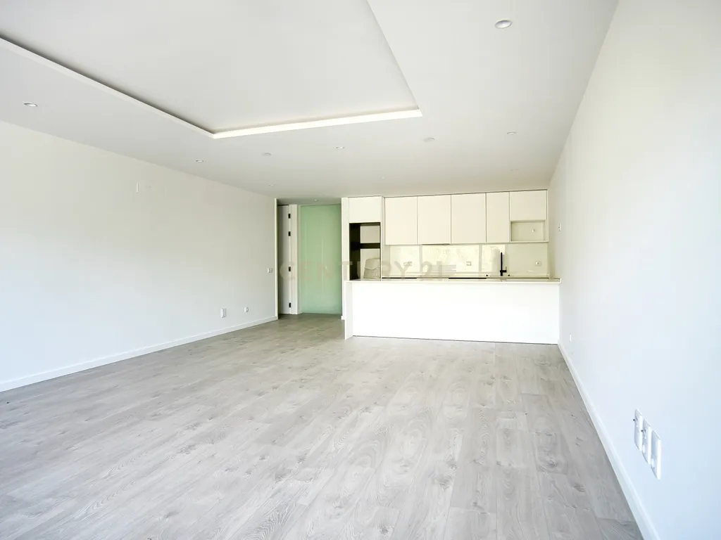 Lindíssimo Apartamento Novo T2 a dois passos da praia - Image 10