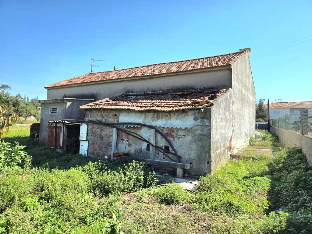 Moradia para Reconstrução em Lote de 2070m² – Possibilidade de Destaque em 2 Terrenos – Terroso, Póvoa de Varzim - Image 3