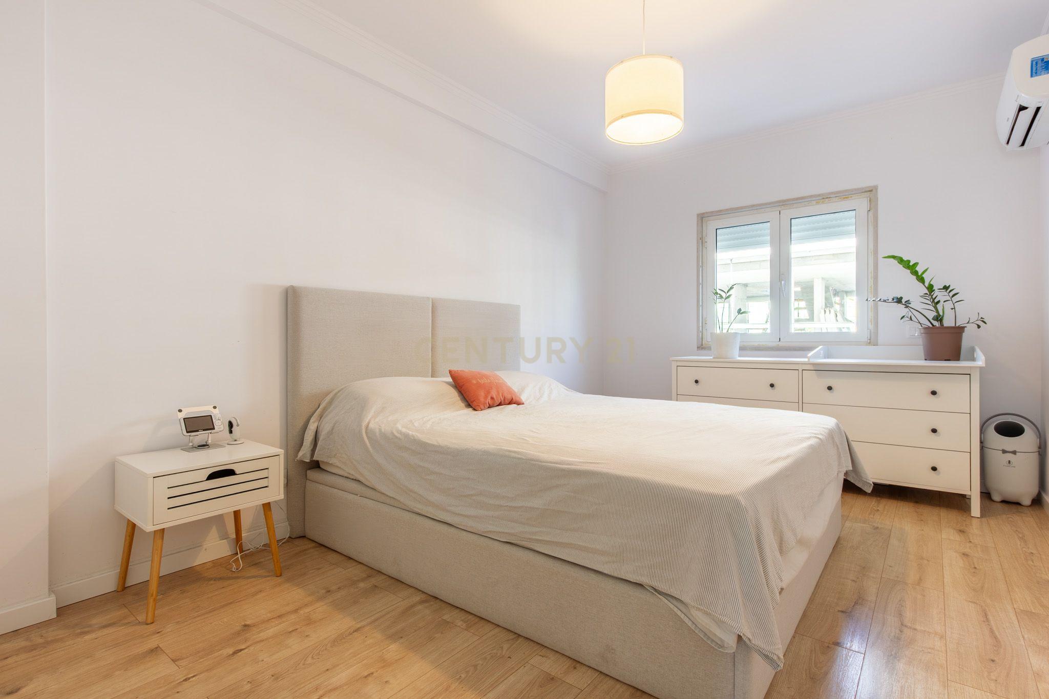 Fotografia 11 de Apartamento T2 Renovado em Azeitão com lugar de parqueamento
