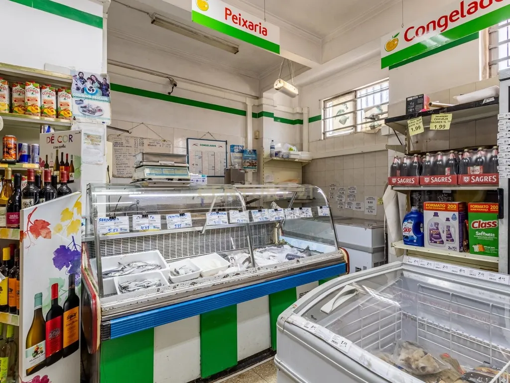 Supermercado em Vale de Figueira Bobadela - Image 4