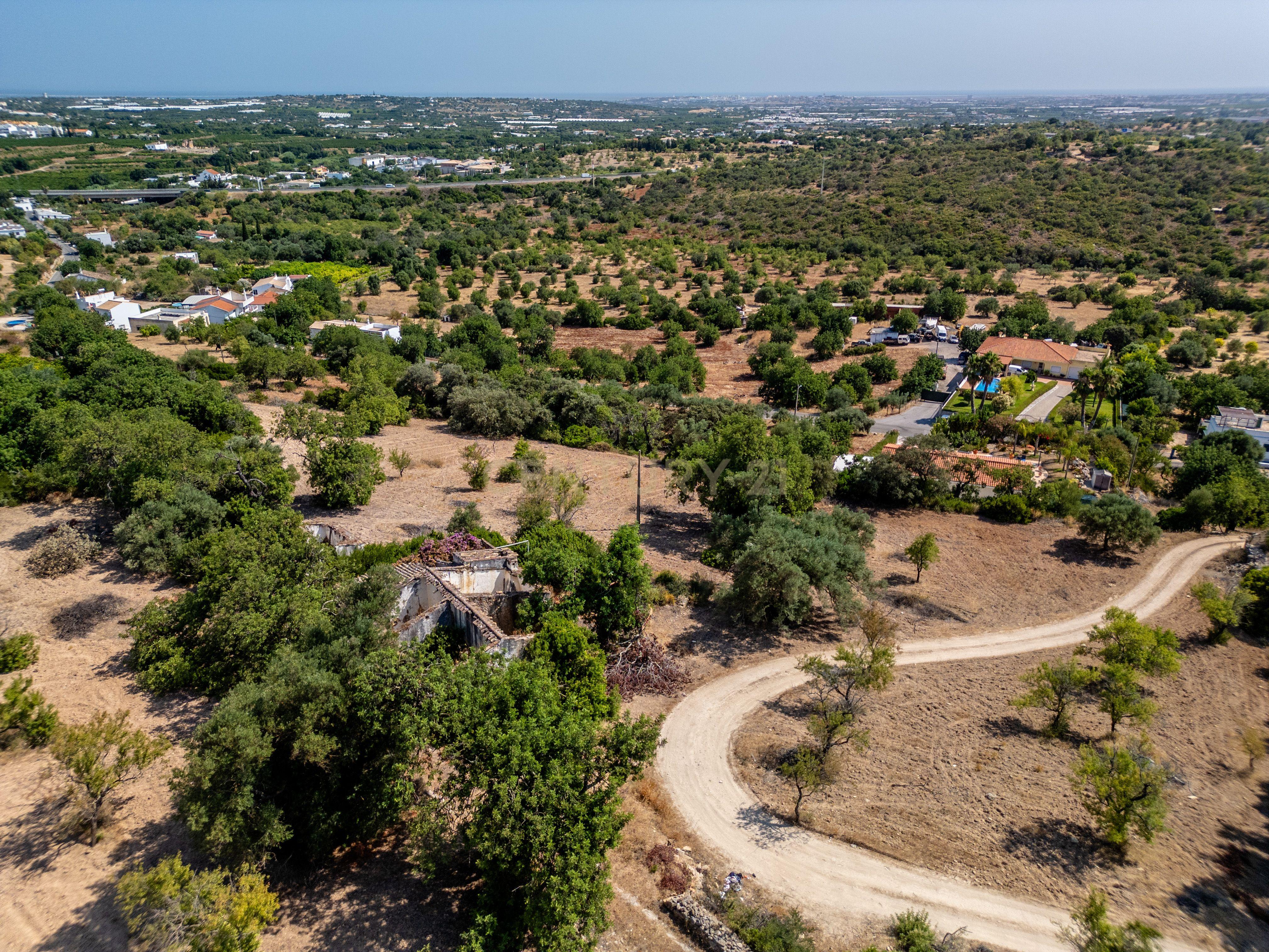 Fotografia 7 de TERRENO COM RUÍNA E VISTA PANORAMICA | SAMBADA A 15 MINUTOS DE FARO