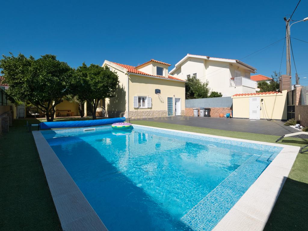 Moradia Isolada T3 com Piscina- Furo água - Aroeira - Image 1