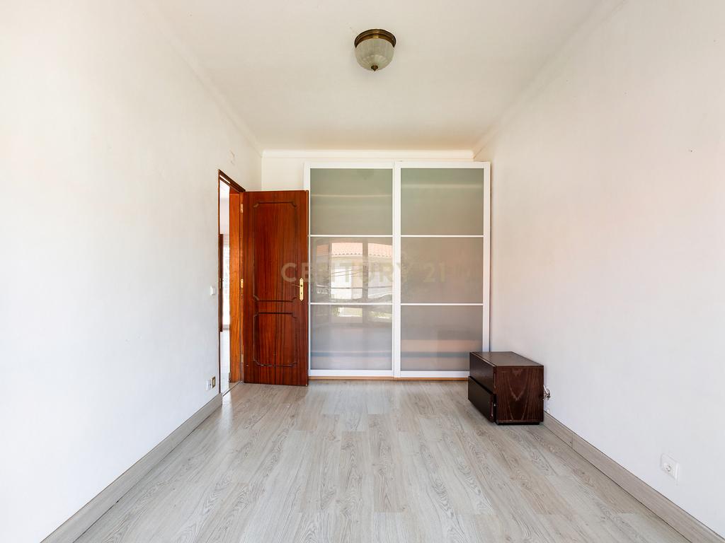 Moradia T3 com Sótão Habitável e Garagem nas Praias do Sado - Image 14