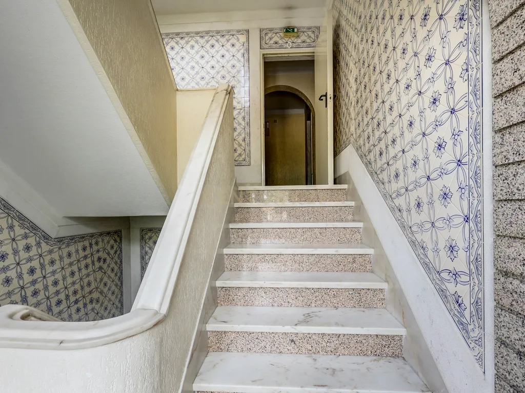 Apartamento T3 com box para arrendamento em Carnaxide - Image 28
