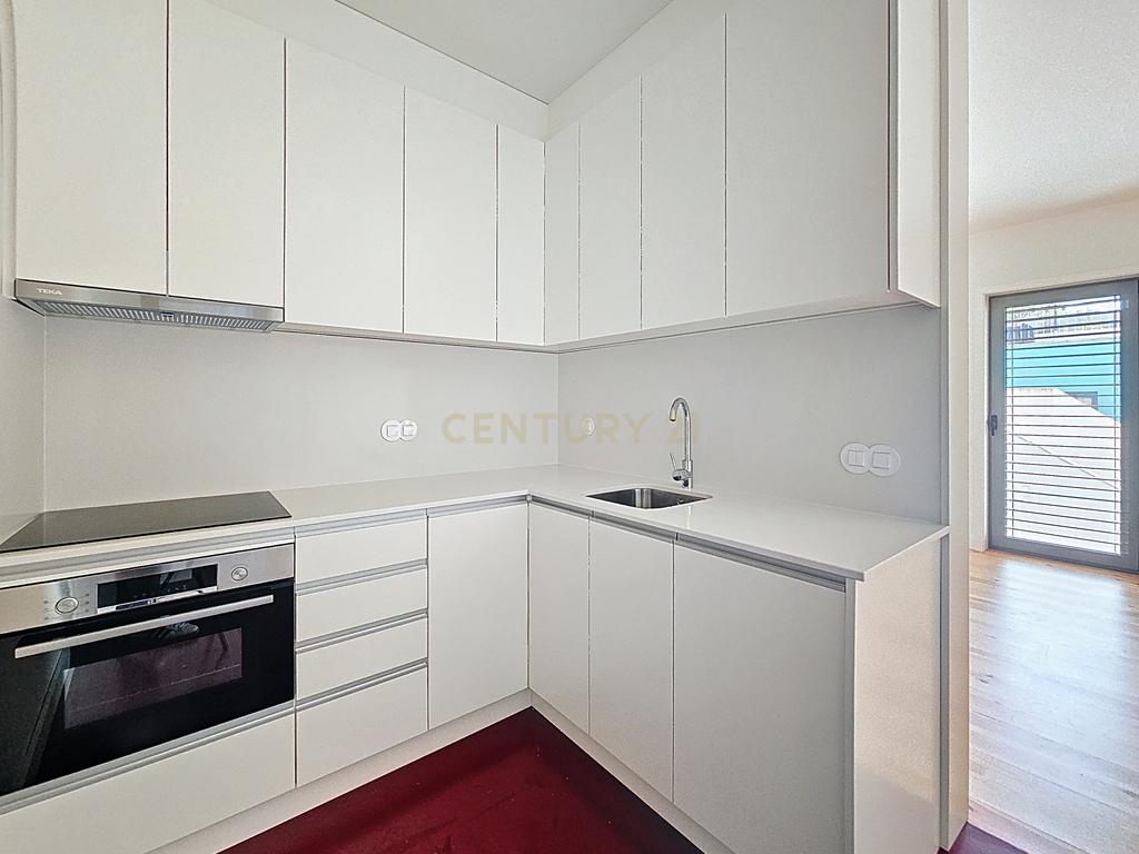 Apartamento T2 Novo – Rua do Bonjardim, Porto - Image 9