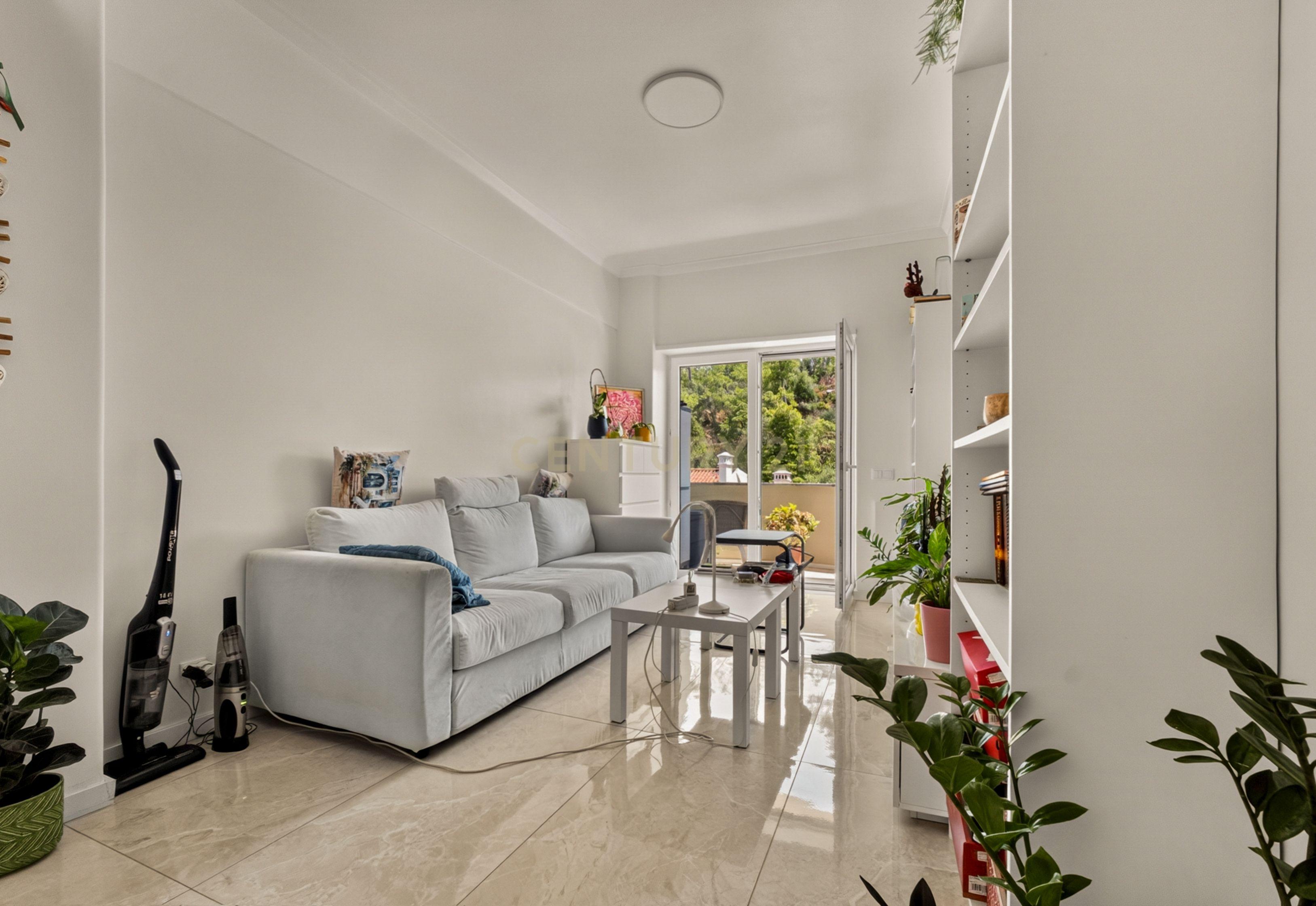 Fotografia 7 de Apartamento T2 totalmente renovado em Cascais | Excelente oportunidade de investimento