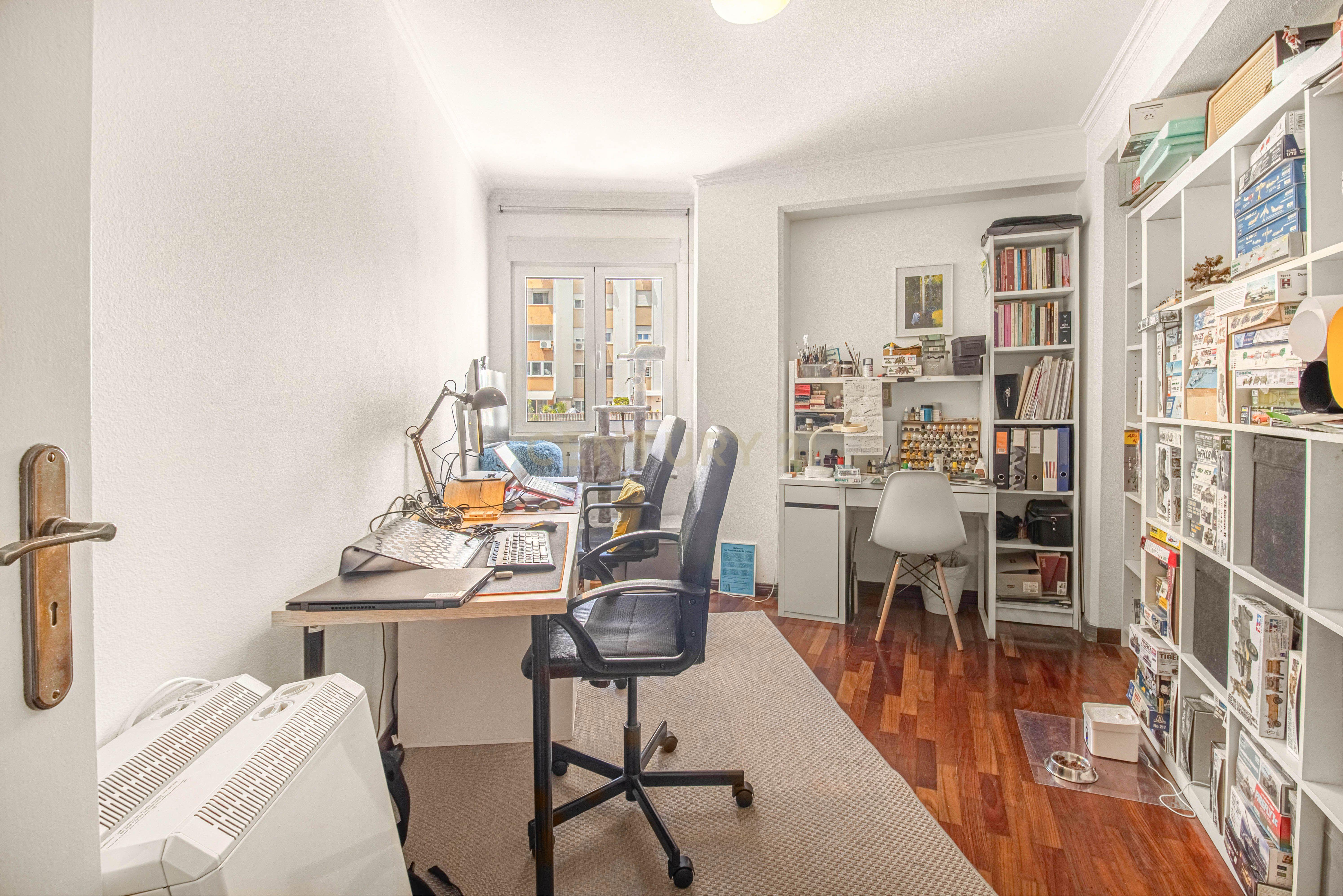 Apartamento T3 com Garagem - Ameixoeira - Image 20