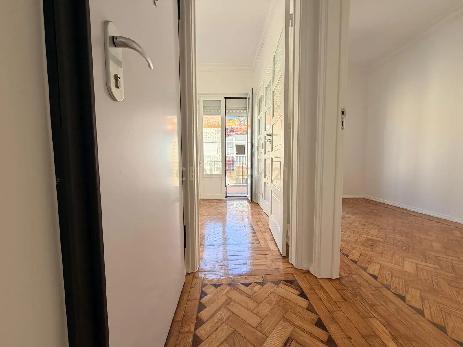 Fotografia 10 de Apartamento T1+1 em Algés, Oeiras - Oportunidade Única!