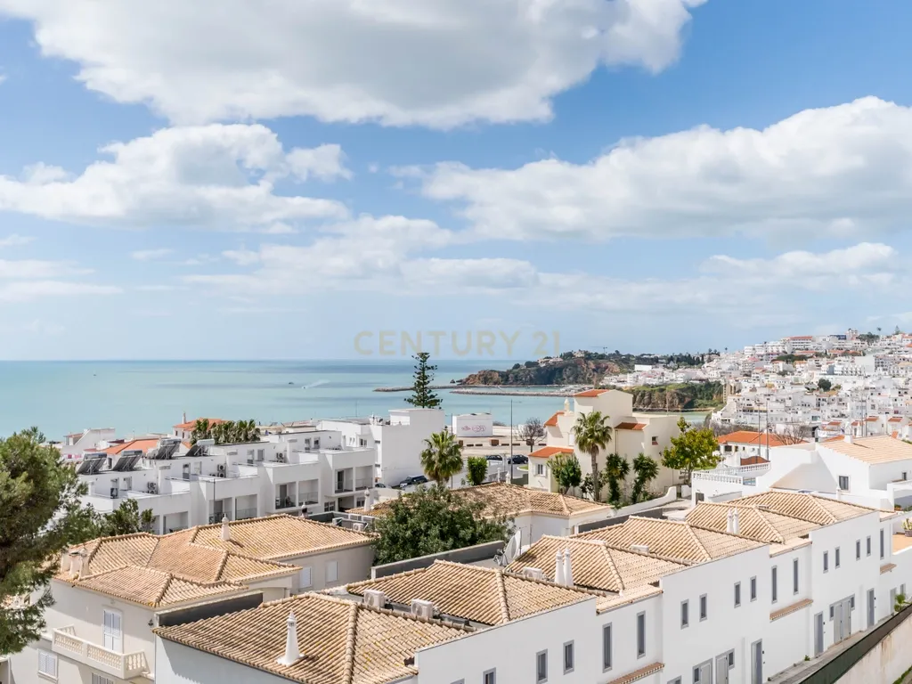 Apartamento Duplex com vista mar no centro de Albufeira - Image 1