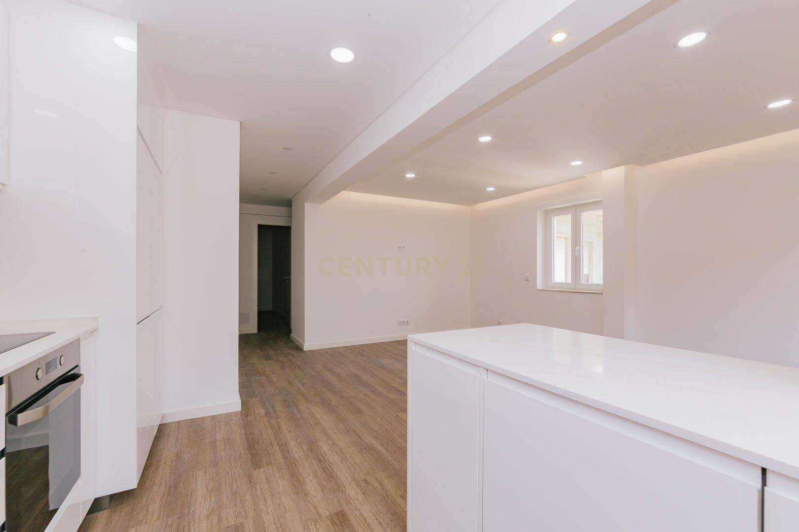 Fotografia 6 de Apartamento T2 Remodelado em Sacavém