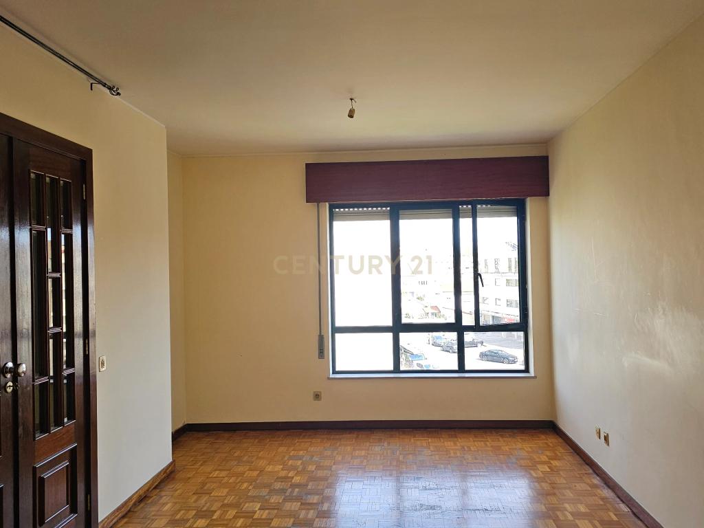 Apartamento T2 com garagem, Matosinhos - Image 6