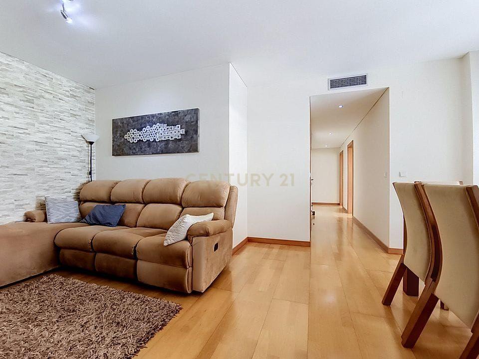 Fotografia 10 de Duplex T2 de Excelência com Vista Mar e Serra