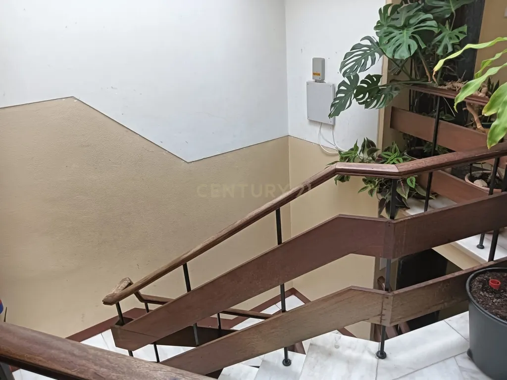 Apartamento T2 à Rendar - Vista Mar na Parede - Image 23