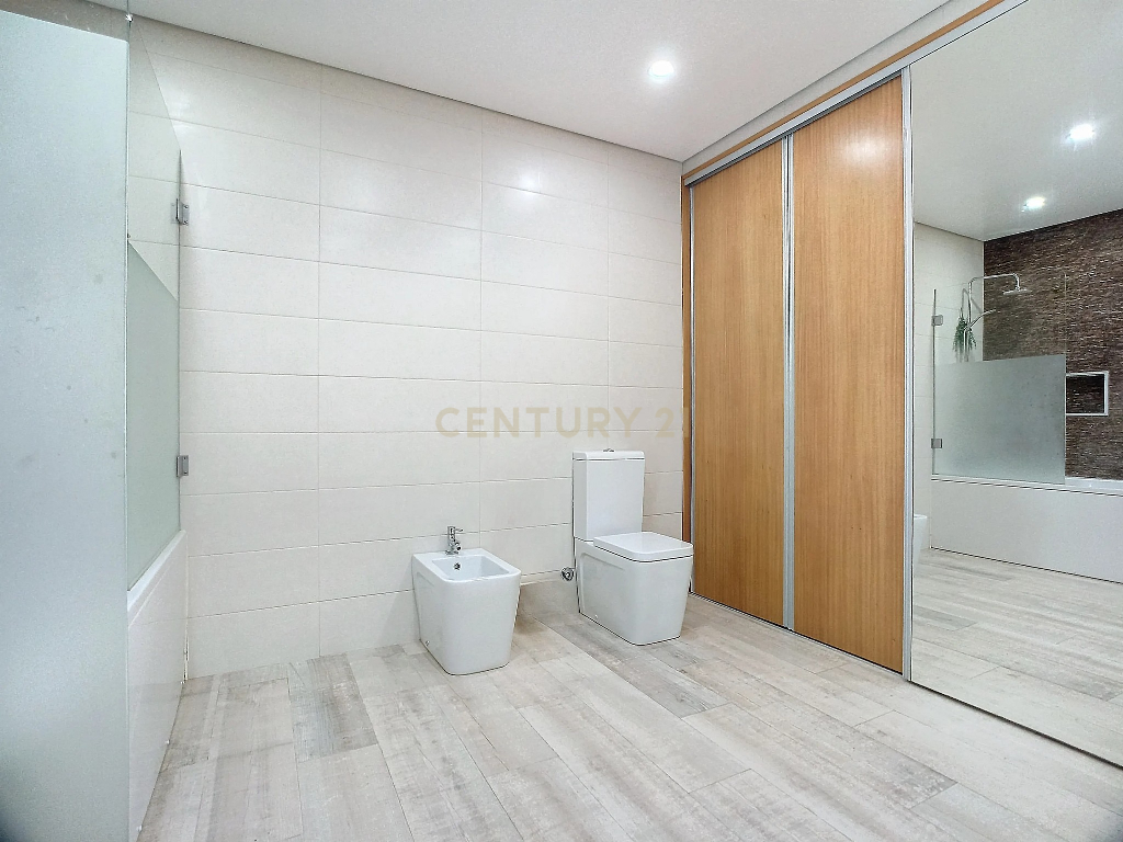 Moradia T4 com Vista Mar | Ajuda da Bretanha | São Miguel - Image 56