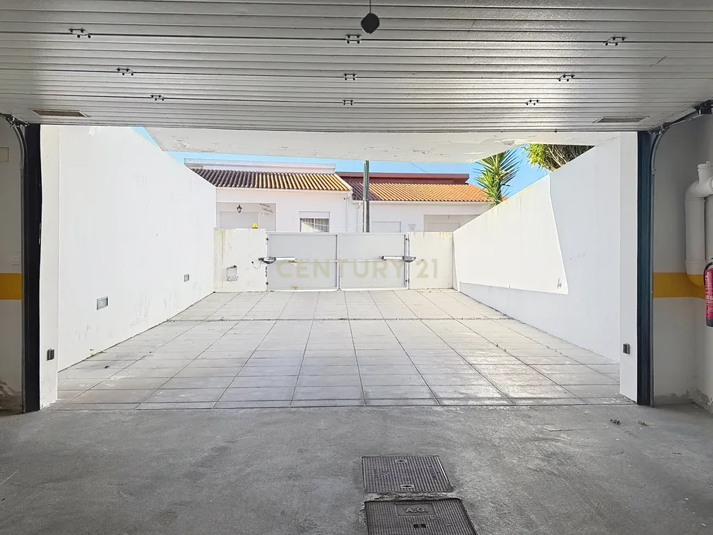 Penthouse T2 com Terraço e Piscina Privativa – Sítio da Nazaré - Image 52