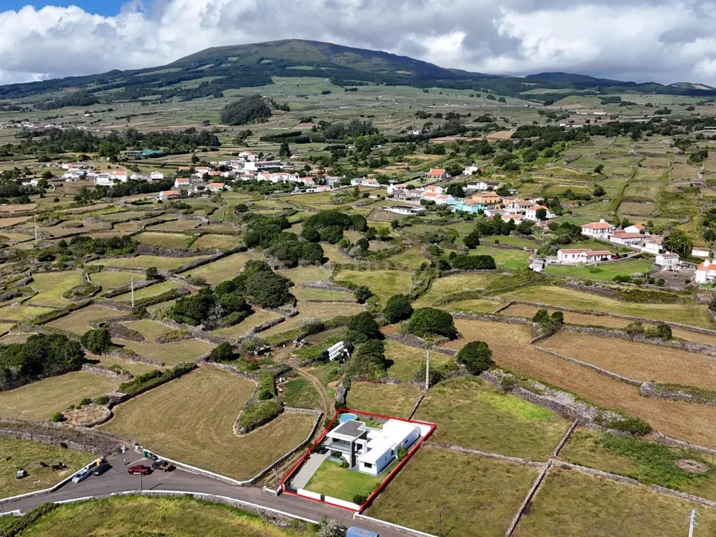 Moradia Moderna com Vista Mar em São Bartolomeu de Regatos - Image 30