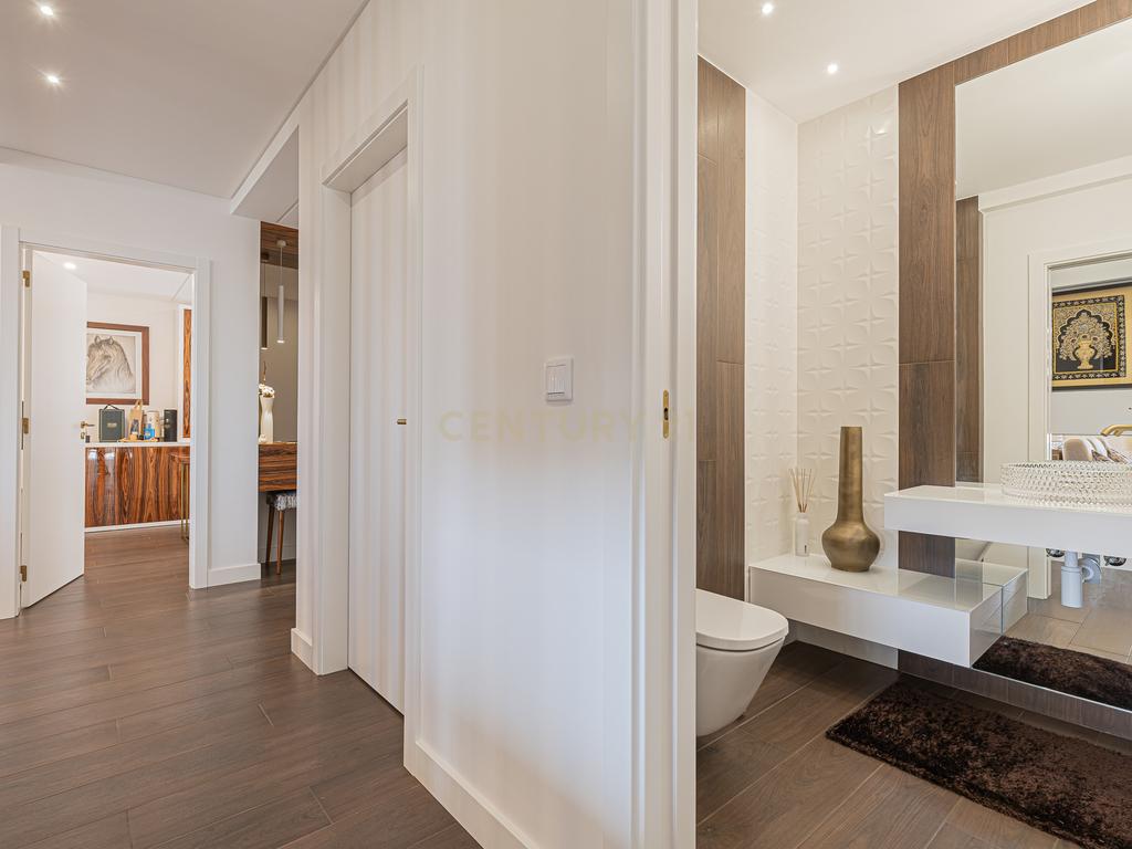 Moradia T4 de luxo, lote de gaveto 805m2, com cave e piscina. - Image 21